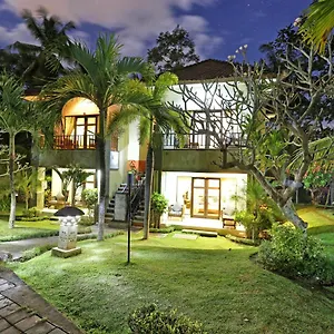 Bhanuswari & **** Ubud (Bali)